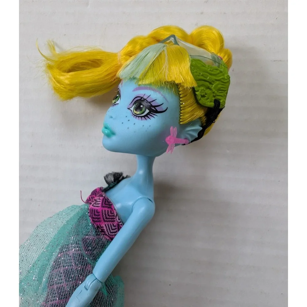 Monster High 13 Wishes Freshwater Lagoona Blue Doll Original Outfit Mattel